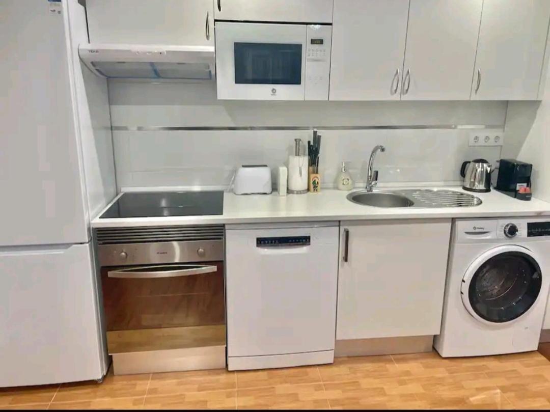 Piso Nuevo Centro Doctor Casal Appartement Oviedo Buitenkant foto