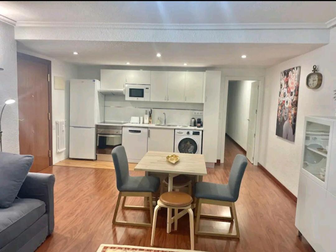 Piso Nuevo Centro Doctor Casal Appartement Oviedo Buitenkant foto